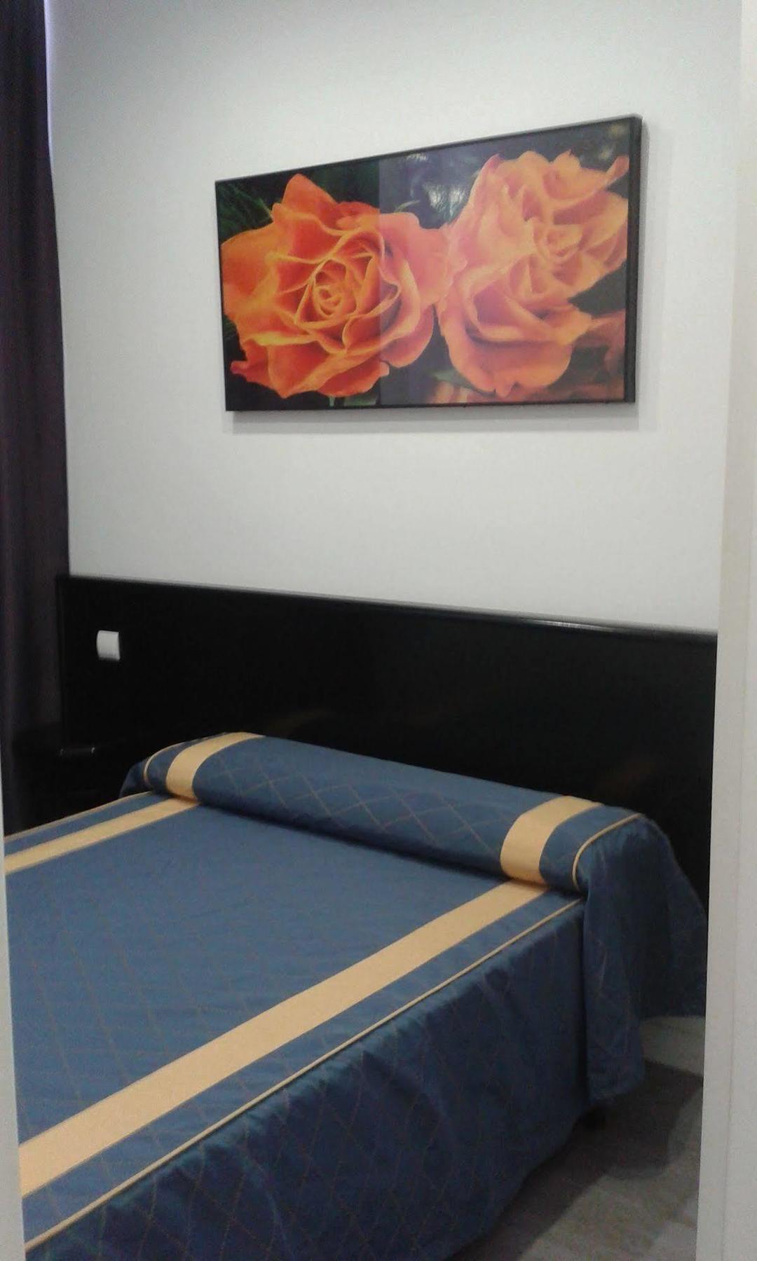 Hostal Buenos Aires Madrid Exterior foto